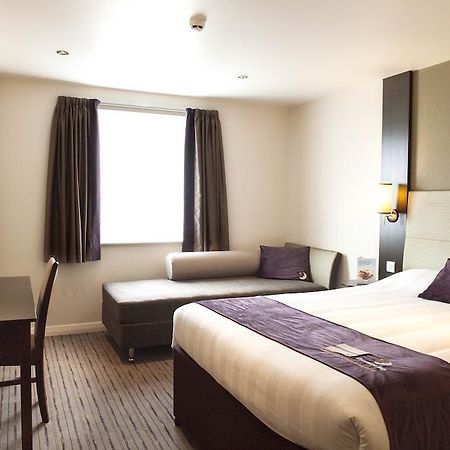 Premier Inn Bath City Centre Номер фото