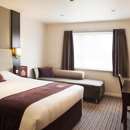 Premier Inn Bath City Centre Номер фото