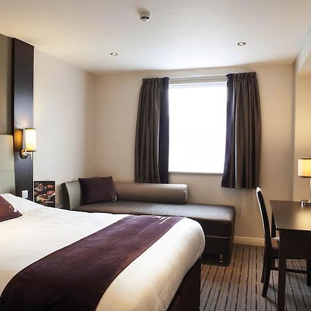 Premier Inn Bath City Centre Номер фото