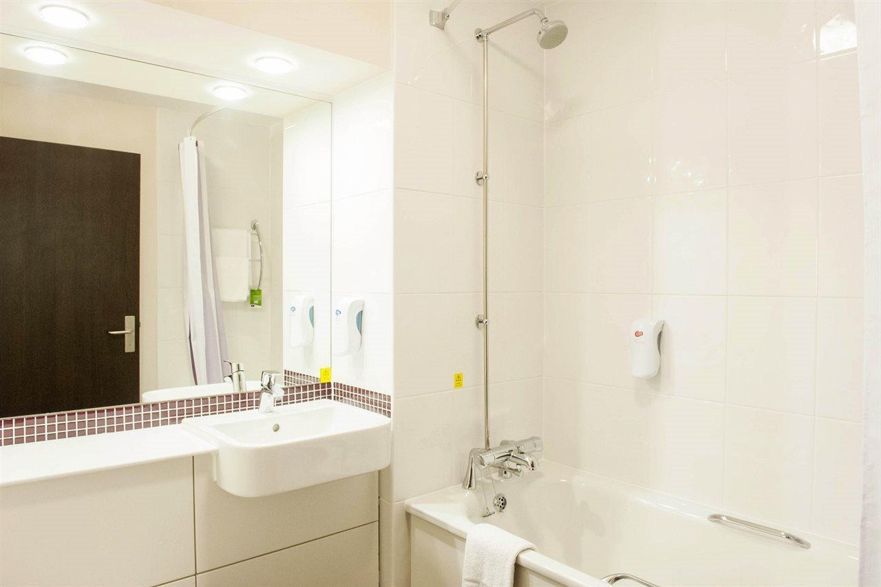 Premier Inn Bath City Centre Экстерьер фото