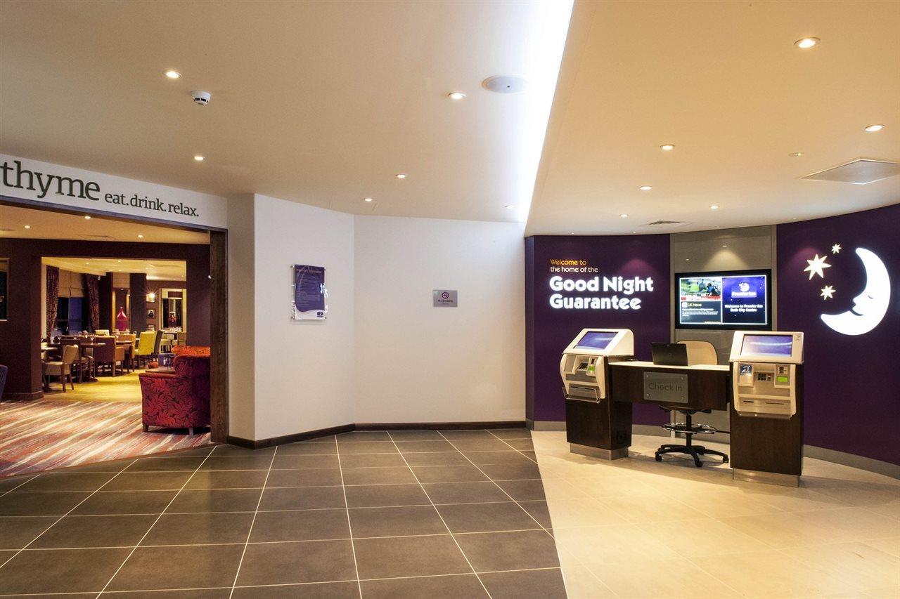 Premier Inn Bath City Centre Экстерьер фото