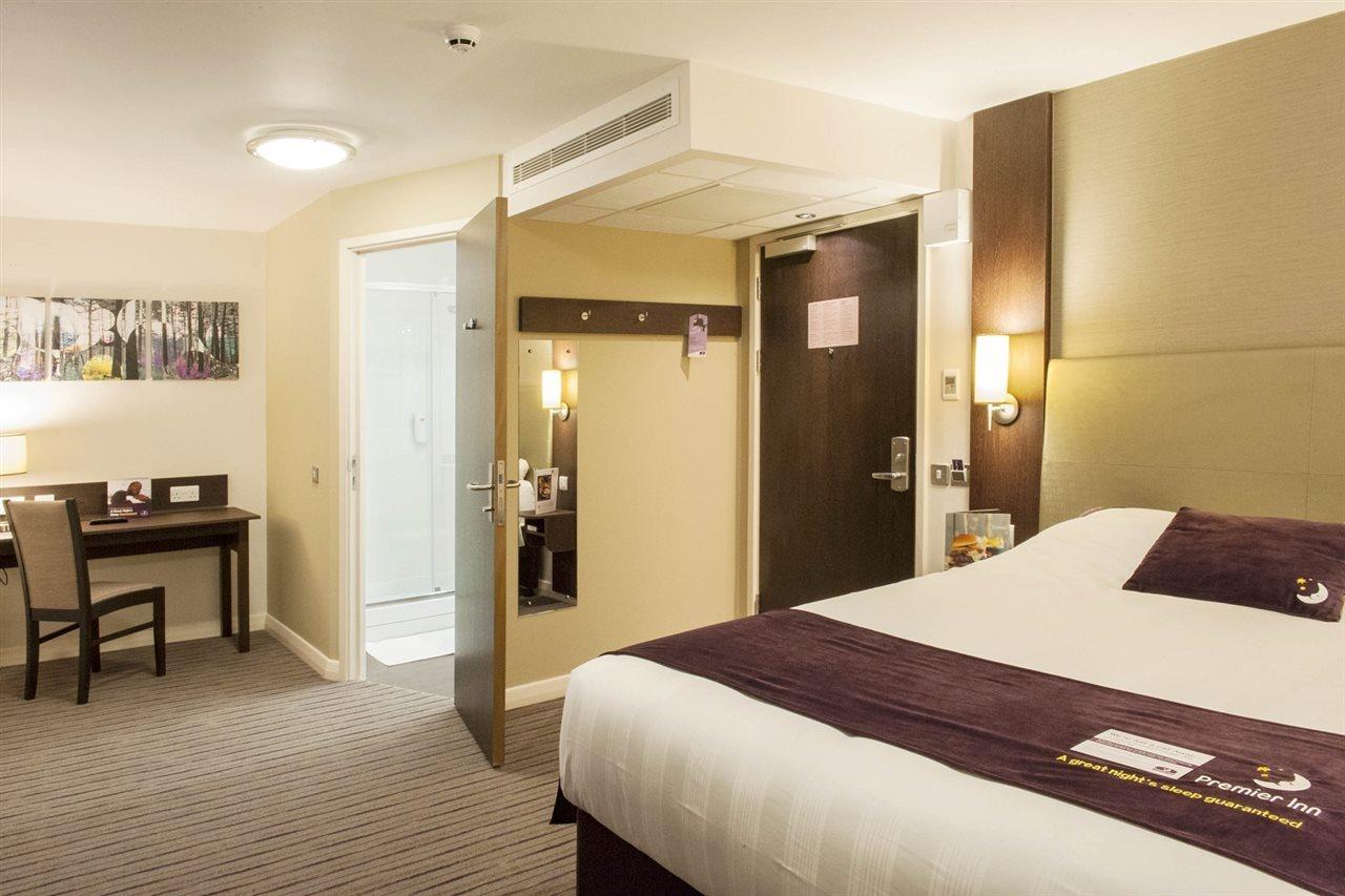 Premier Inn Bath City Centre Экстерьер фото