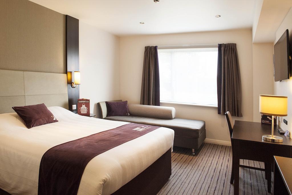 Premier Inn Bath City Centre Номер фото