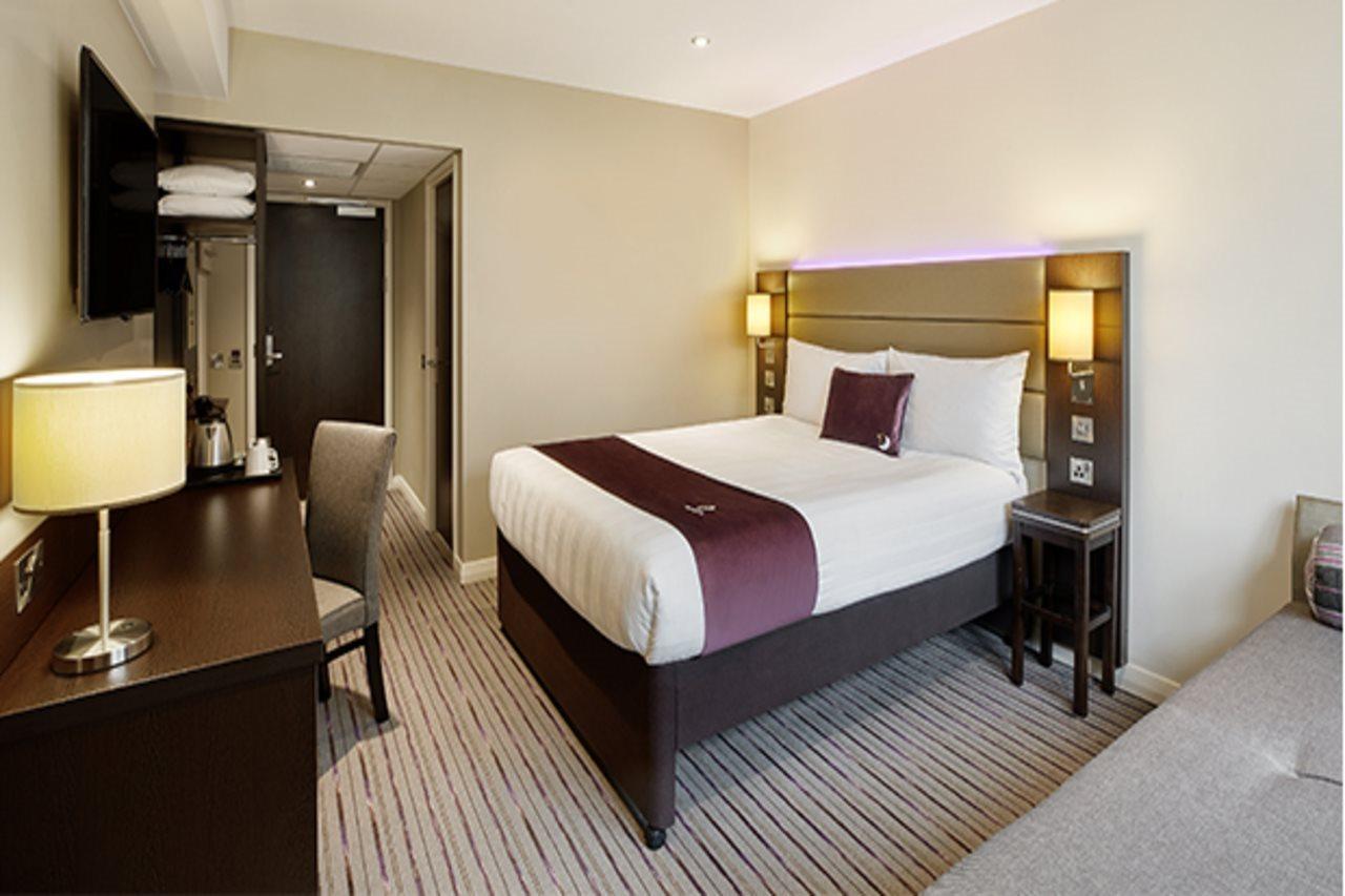 Premier Inn Bath City Centre Экстерьер фото