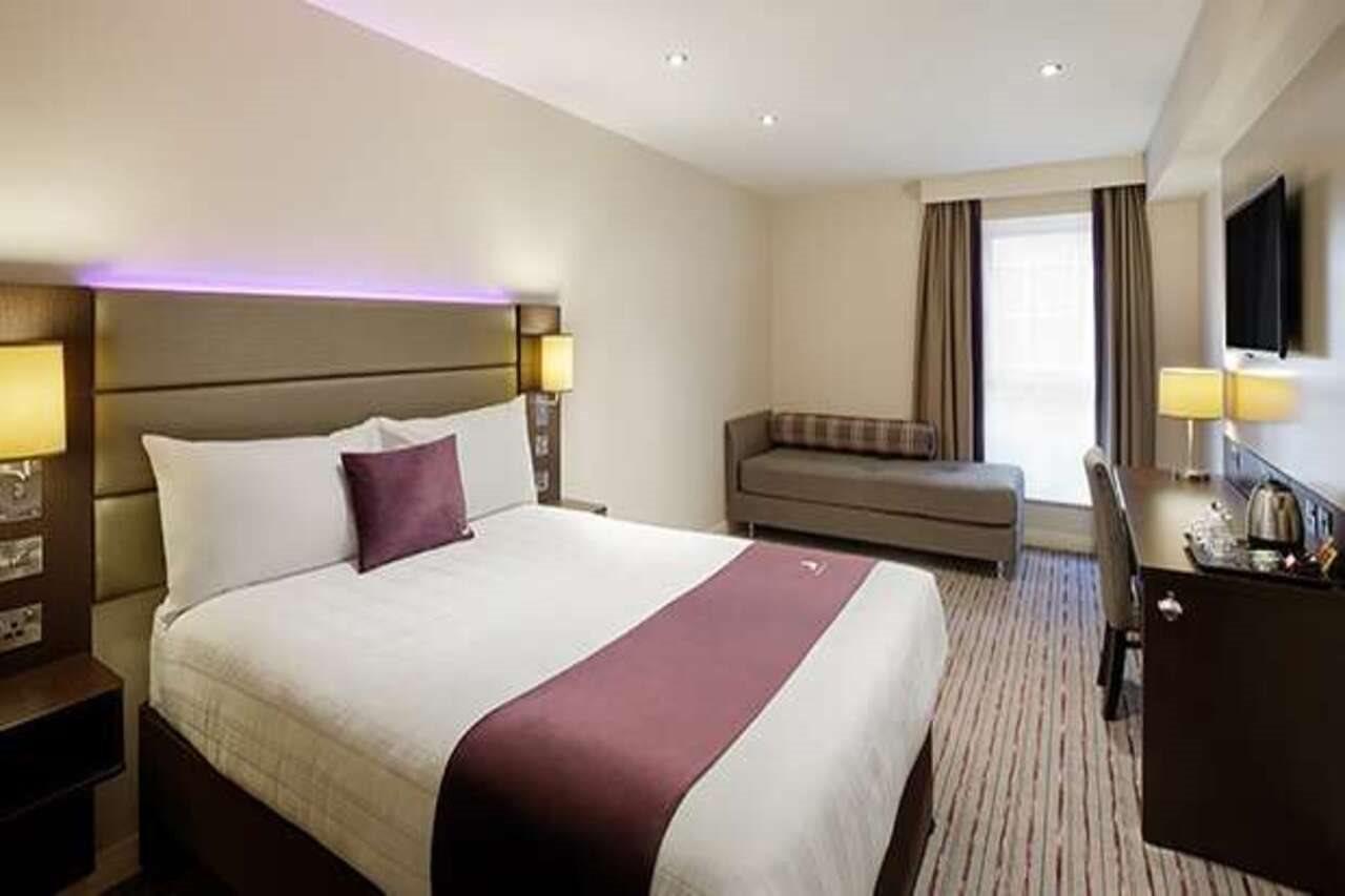 Premier Inn Bath City Centre Экстерьер фото
